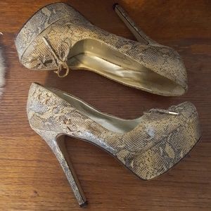 Jessica Simpson snake skin platforms